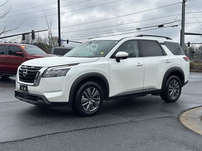 2024 Nissan Pathfinder SV