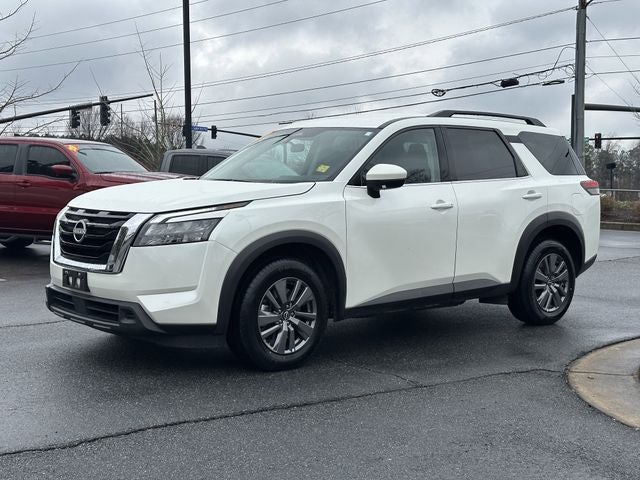 2024 Nissan Pathfinder SV