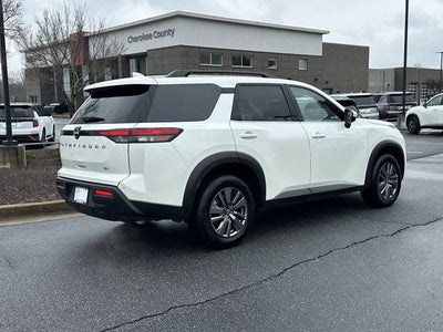 2024 Nissan Pathfinder SV