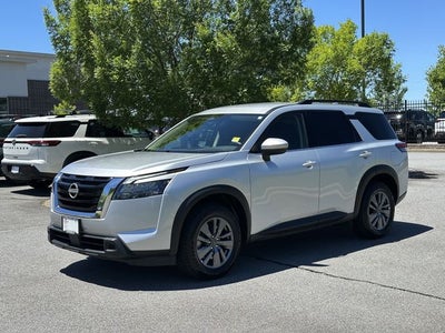 2025 Nissan Pathfinder SV