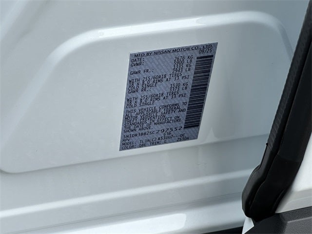 2025 Nissan Pathfinder SV