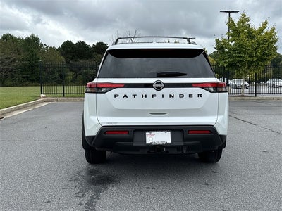 2025 Nissan Pathfinder SV
