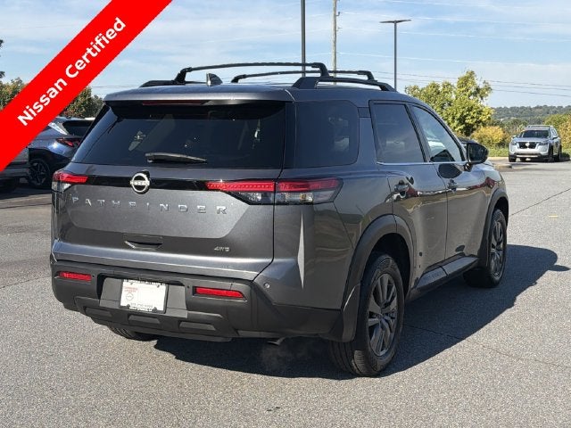 2025 Nissan Pathfinder SV
