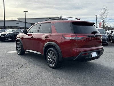2025 Nissan Pathfinder SV