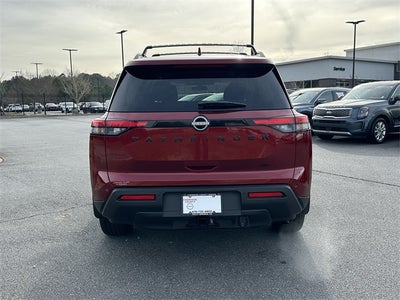 2025 Nissan Pathfinder SV