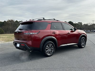 2025 Nissan Pathfinder SV