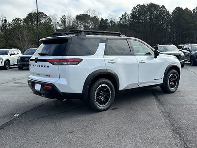 2026 Nissan Pathfinder SV