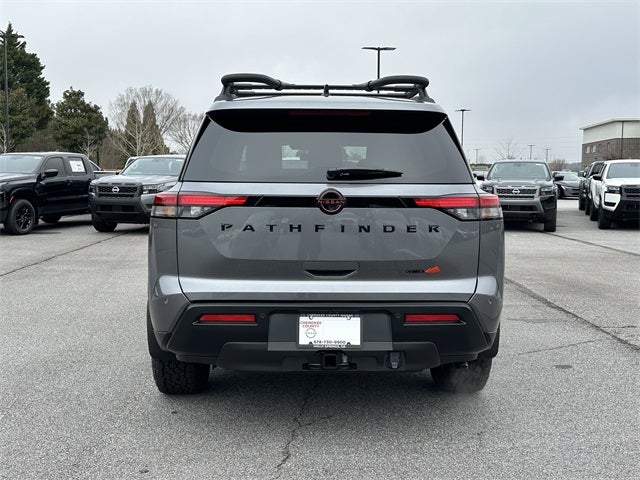 2026 Nissan Pathfinder SV