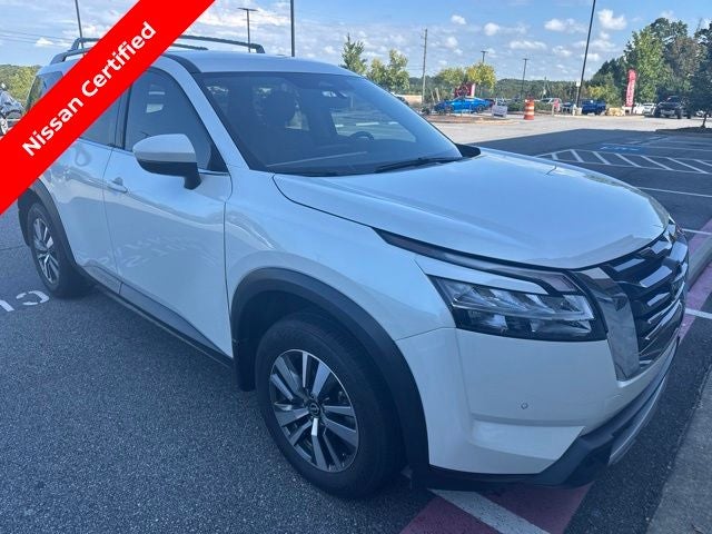 2024 Nissan Pathfinder SL