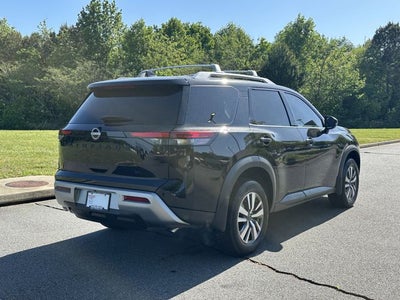 2025 Nissan Pathfinder SL
