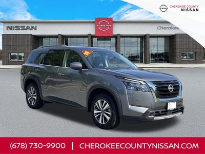 2025 Nissan Pathfinder SL