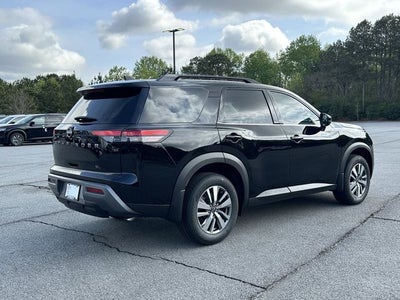 2026 Nissan Pathfinder SL