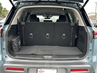 2026 Nissan Pathfinder SL