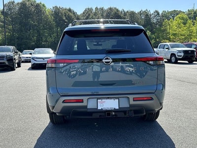 2026 Nissan Pathfinder SL