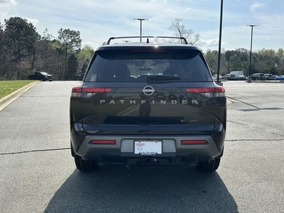 2026 Nissan Pathfinder SL