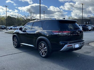 2024 Nissan Pathfinder Platinum