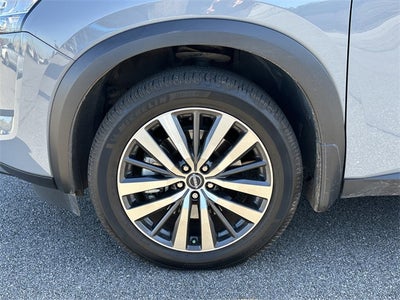 2022 Nissan Pathfinder Platinum