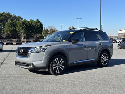 2022 Nissan Pathfinder Platinum