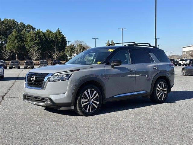 2022 Nissan Pathfinder Platinum