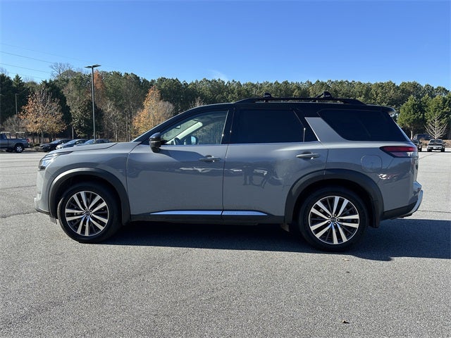 2022 Nissan Pathfinder Platinum