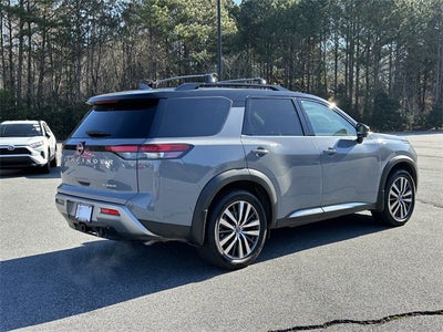 2022 Nissan Pathfinder Platinum