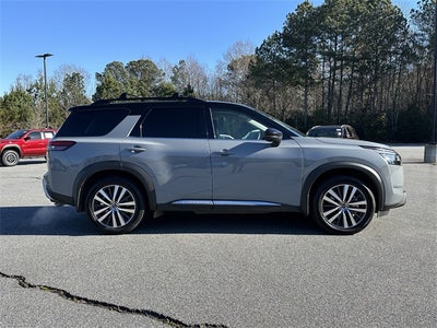 2022 Nissan Pathfinder Platinum