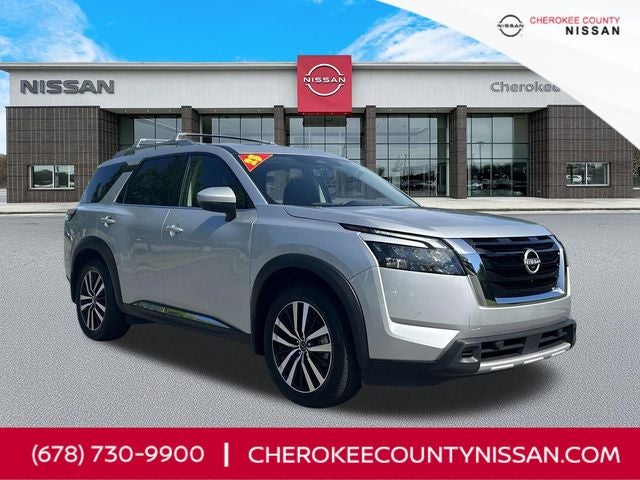 2025 Nissan Pathfinder Platinum 2WD's photo