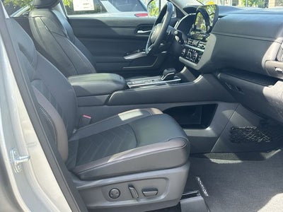 2025 Nissan Pathfinder Platinum