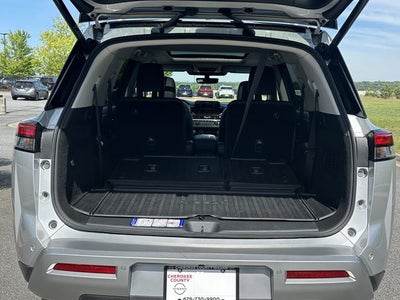 2025 Nissan Pathfinder Platinum