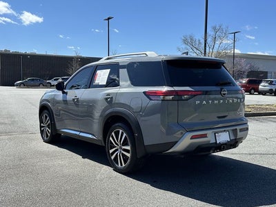 2025 Nissan Pathfinder Platinum
