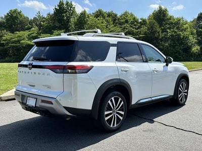 2025 Nissan Pathfinder Platinum