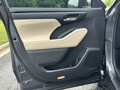 2024 Toyota Highlander XLE