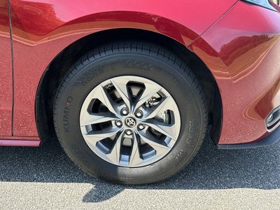 2025 Toyota Sienna XLE 8 Passenger