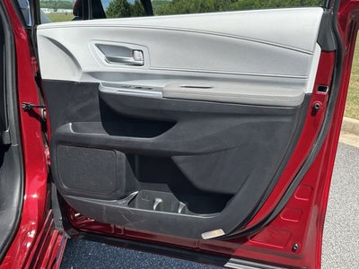 2025 Toyota Sienna XLE 8 Passenger