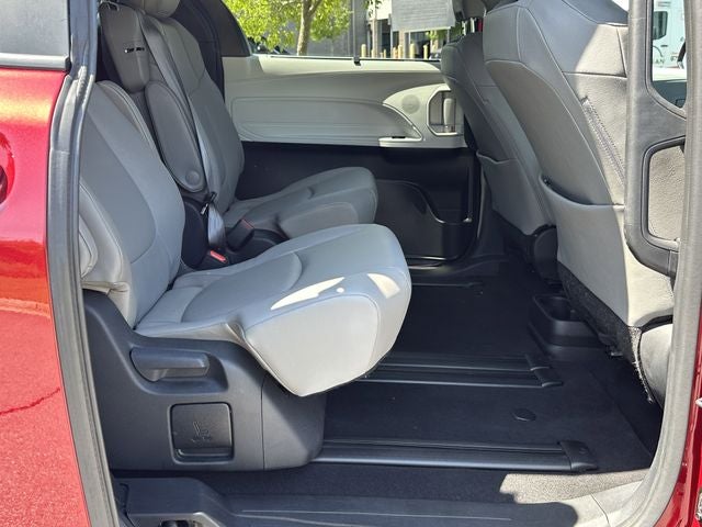 2025 Toyota Sienna XLE 8 Passenger