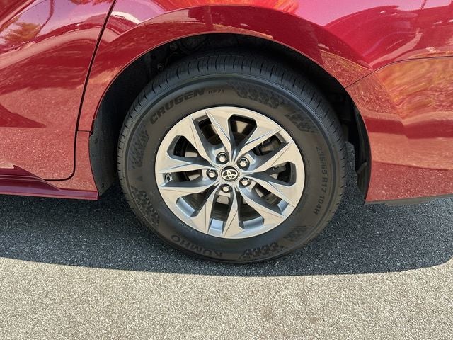 2025 Toyota Sienna XLE 8 Passenger