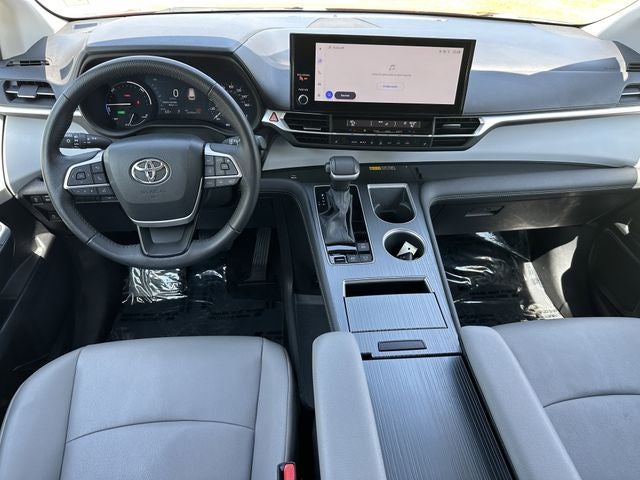 2025 Toyota Sienna XLE 8 Passenger