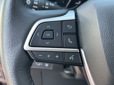 2025 Toyota Sienna XLE 8 Passenger