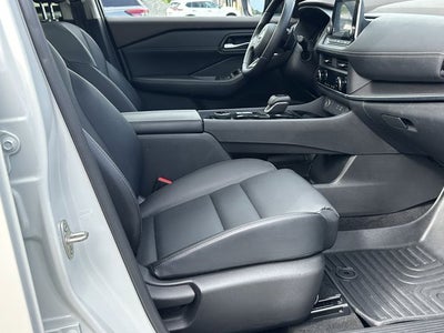 2023 Nissan Rogue SV Midnight