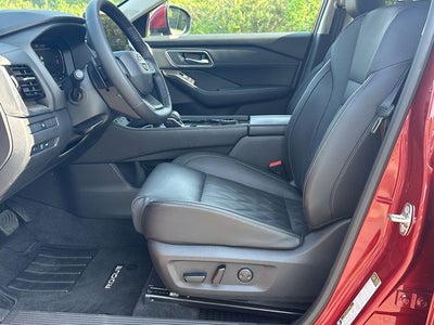 2025 Nissan Rogue Platinum