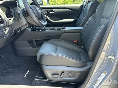 2025 Nissan Rogue Platinum