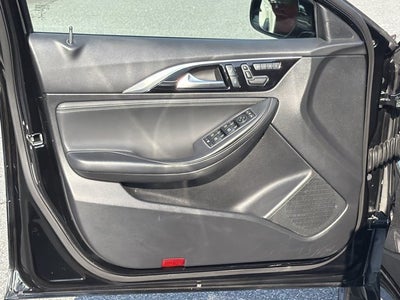2018 INFINITI QX30 LUXE