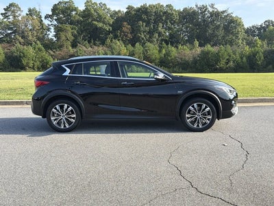 2018 INFINITI QX30 LUXE