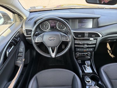 2018 INFINITI QX30 LUXE