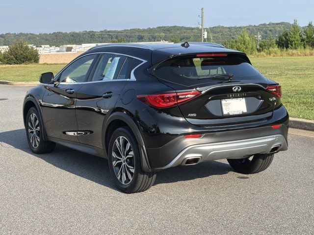 2018 INFINITI QX30 LUXE